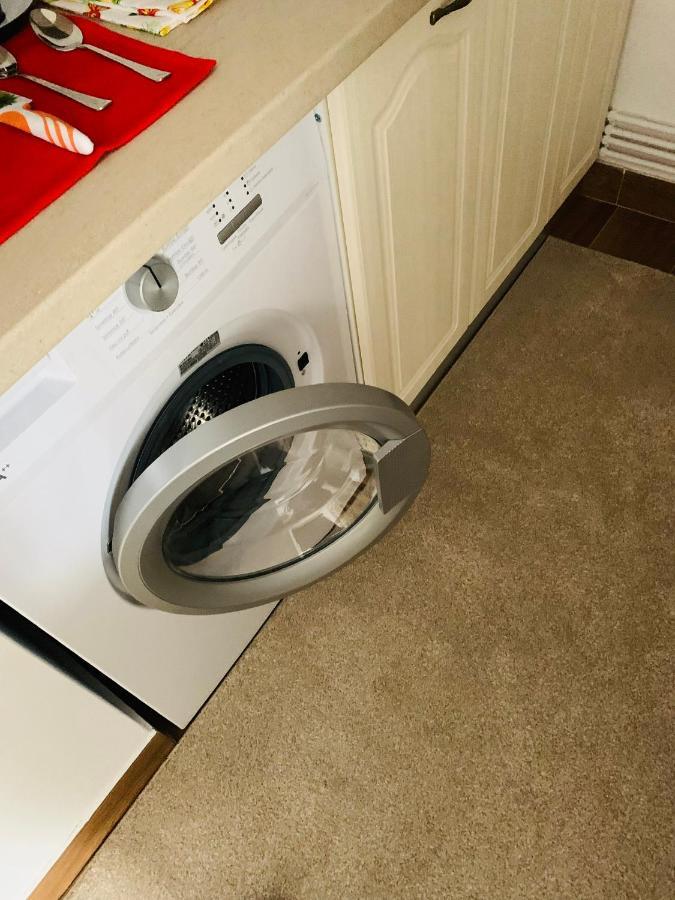 Garsoniera Lux Centru Pietonal Tirgu - Jiu Apartamento Târgu Jiu Exterior foto